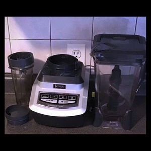 Ninja blender with smoothie cup